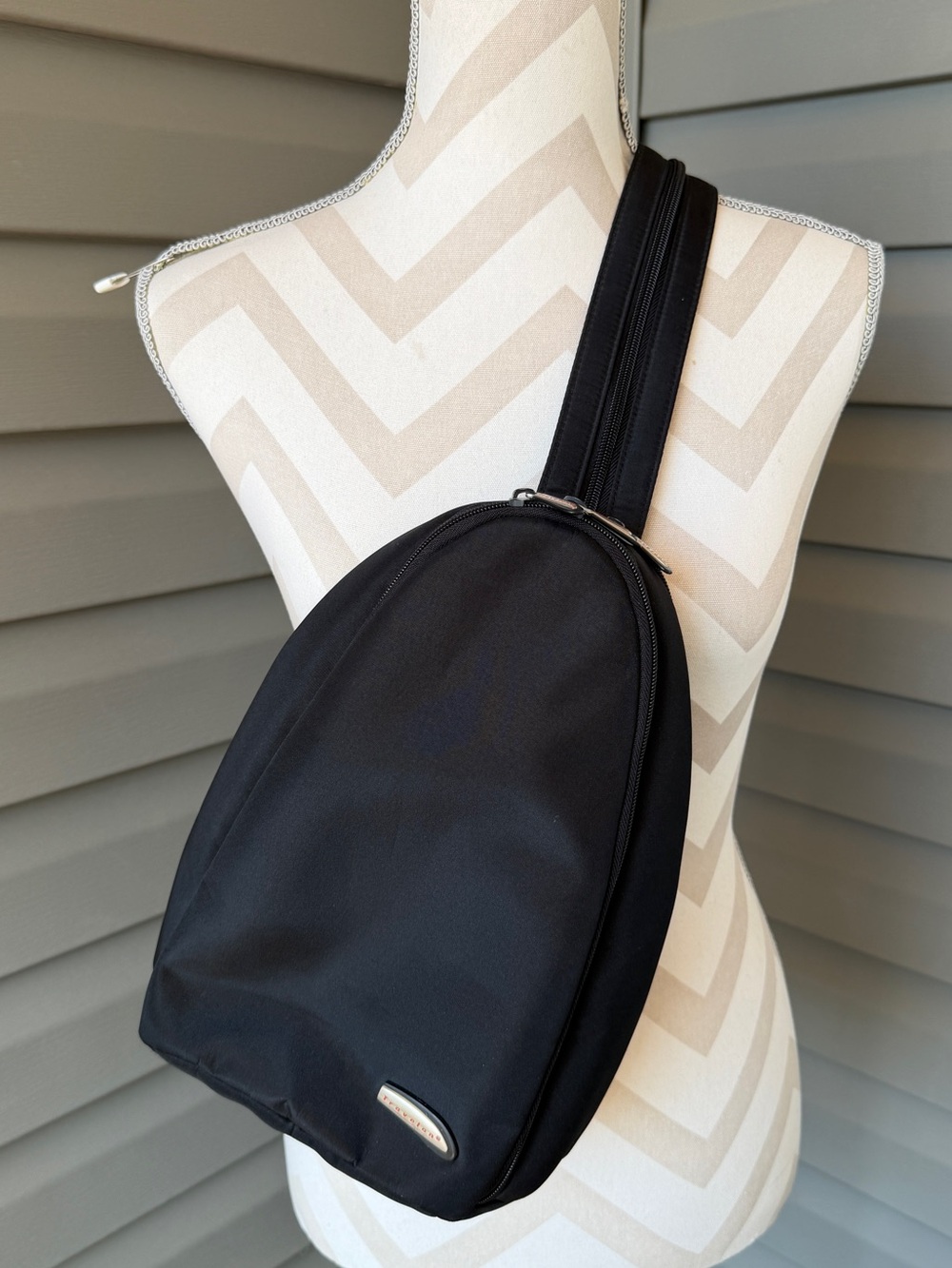 Travelon Black Anti-Theft Compact Backpack Sling - Picture 2 of 9